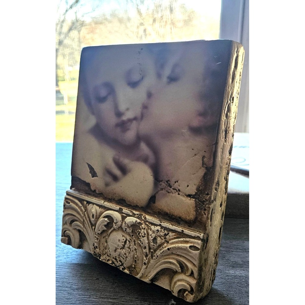 Sid Dickens Memory Block The Kiss T-178 Retired Carthage Collection Christmas‎